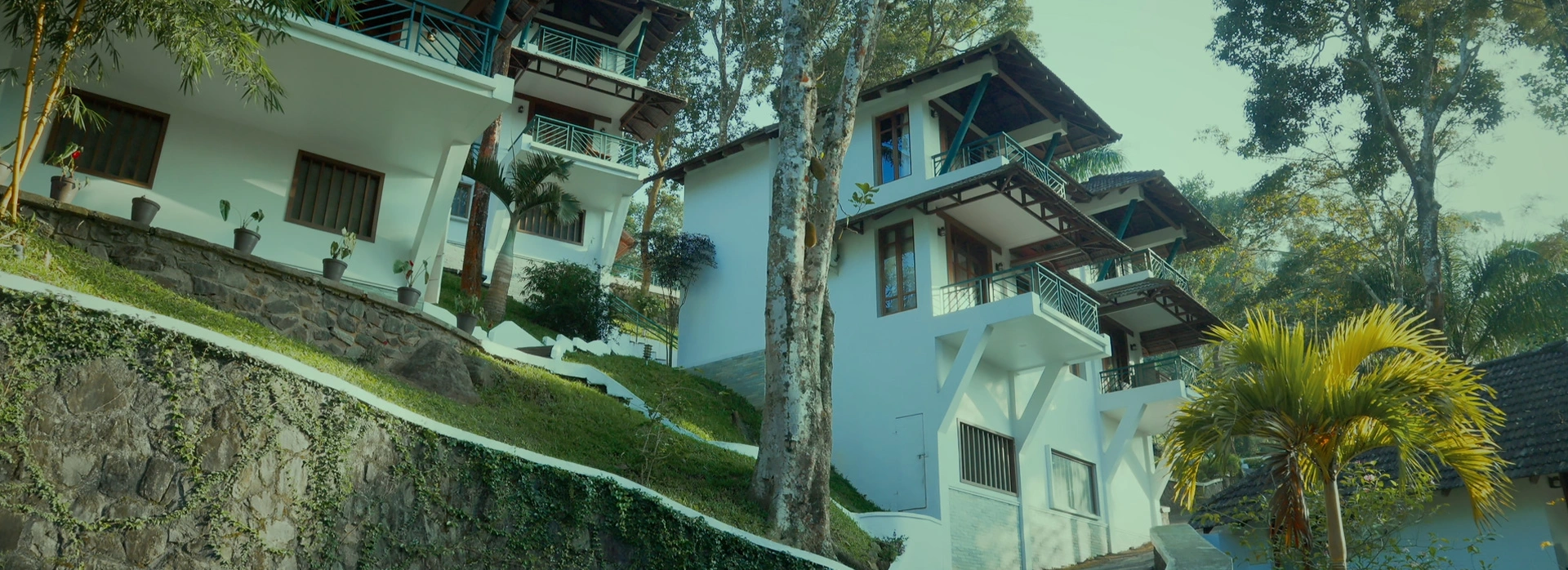 book hotels in thekkady
