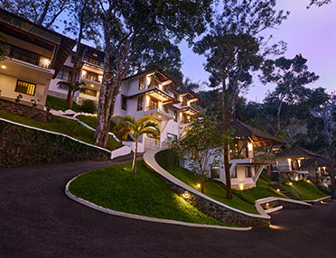 best luxury resorts in thekkady